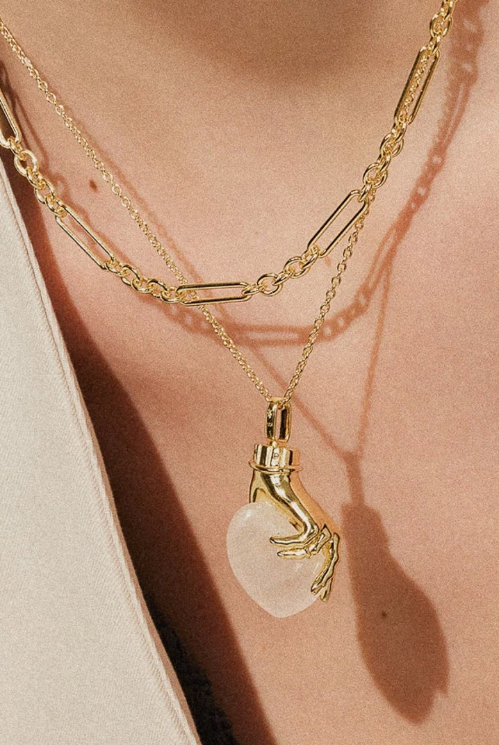 ANTHOLOGY: “Hope Is the Thing with Feathers" Analysis - Stanza