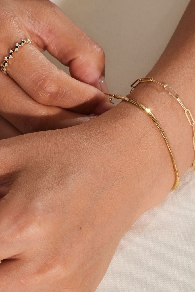 SIMPLY RINGS: The Art of Just Enough