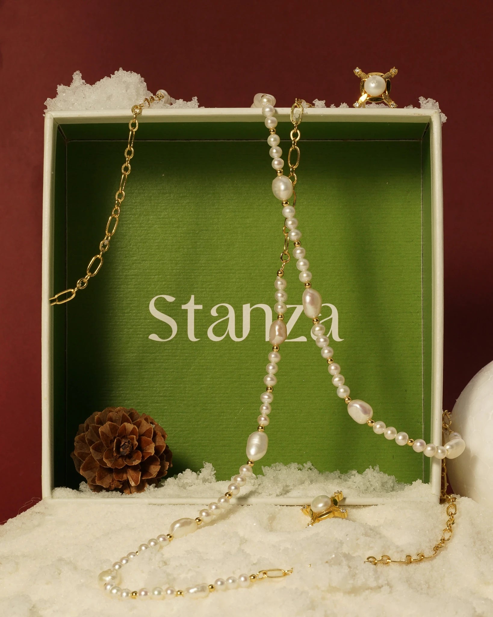 Pearl Holiday Trio - Stanza - 1
