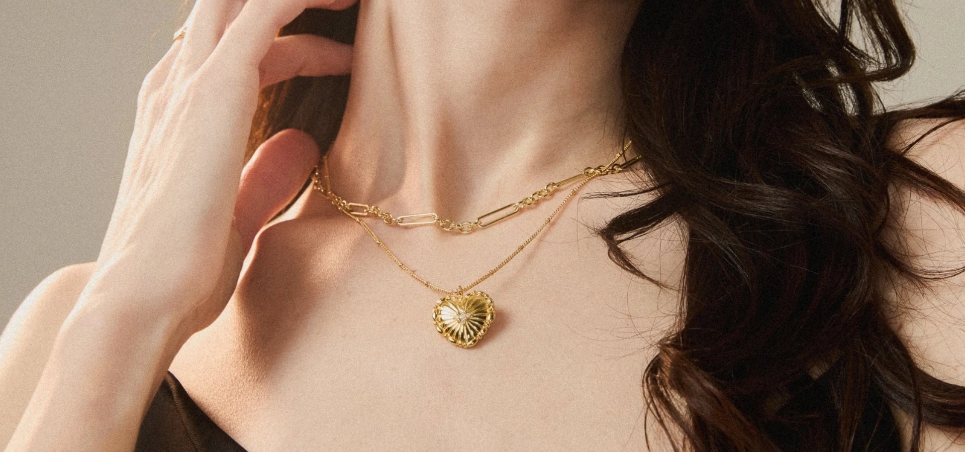 BEHIND THE STANZAs: How to Tame a Necklace - Stanza