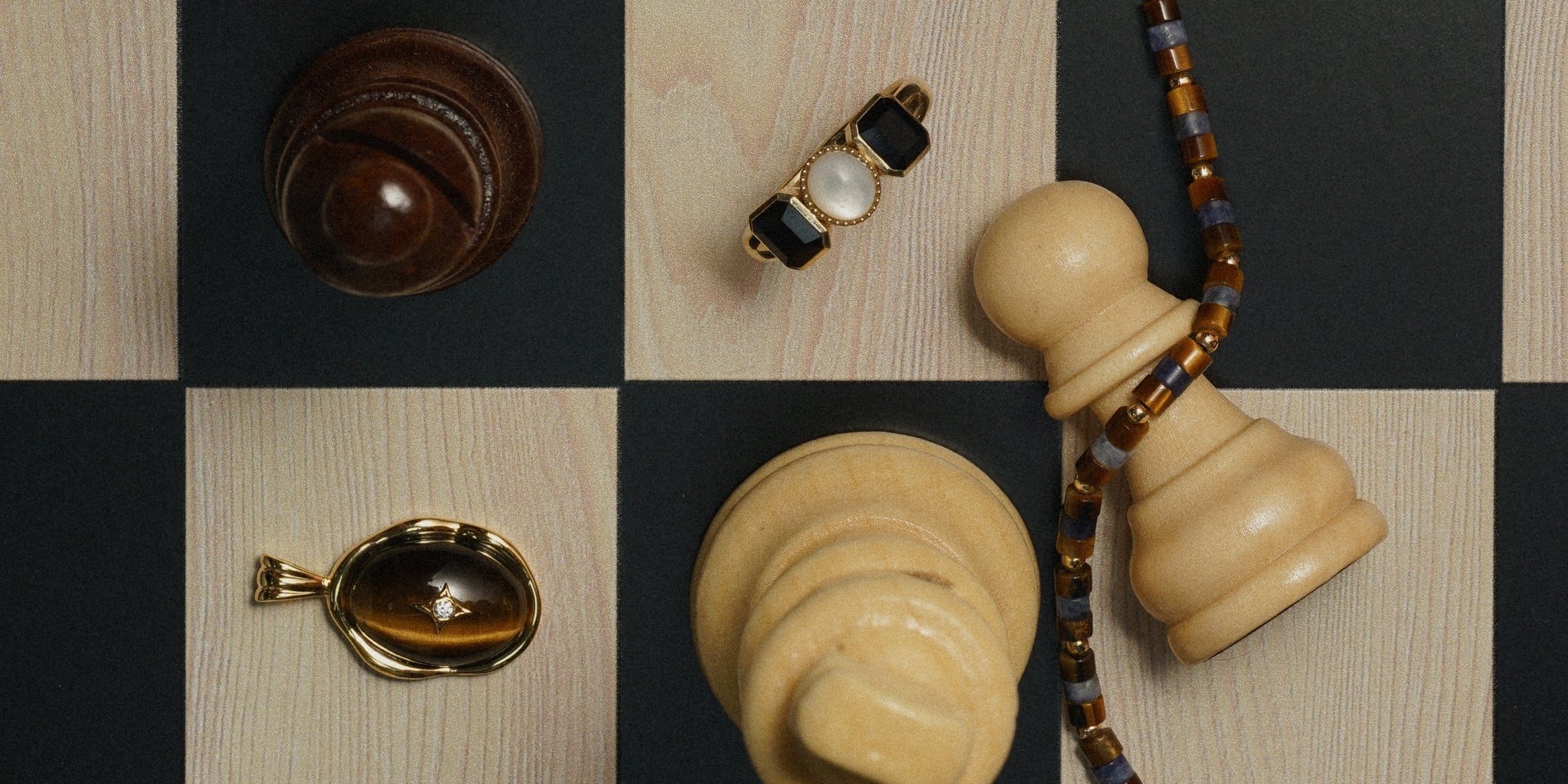 CHECKMATE in Gold - Stanza