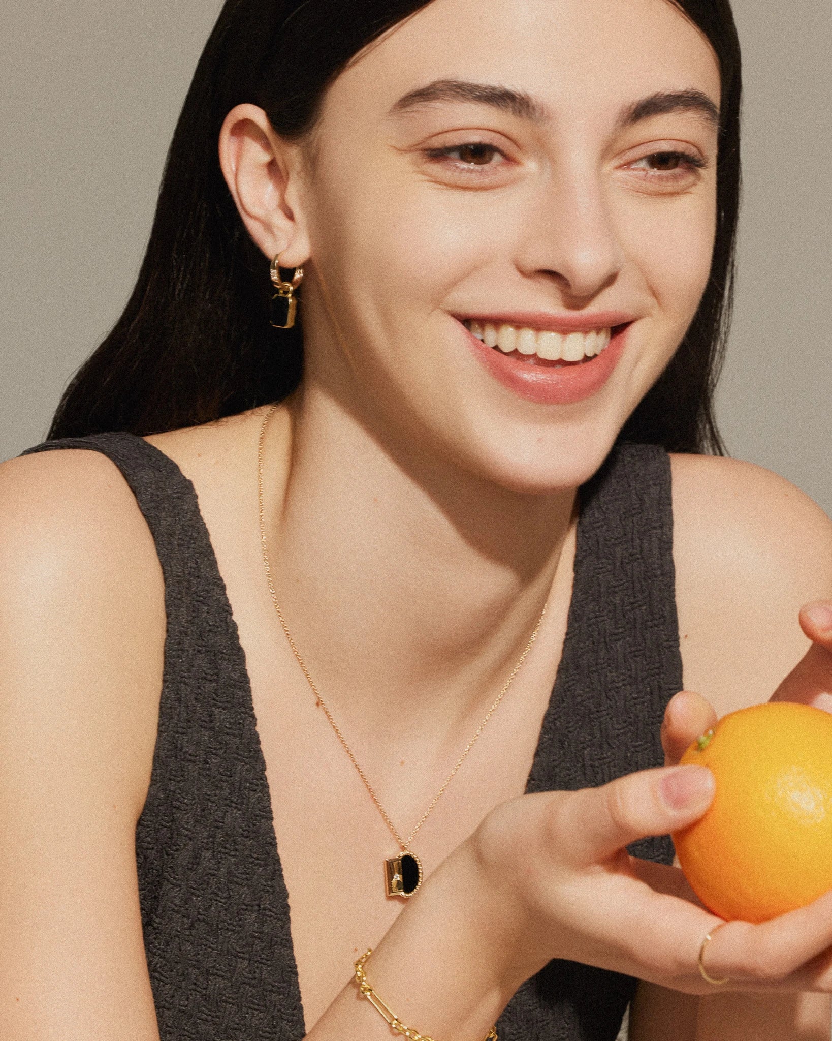 Shadowlight Hoop Charm - 14k gold - Stanza - 3